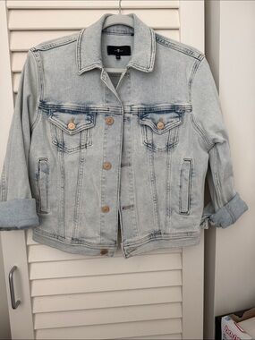 7 for all Mankind classic trucker stretch jean jacket size XS in Maui.